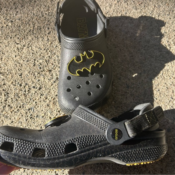 Batman Crocs - Picture 3 of 4